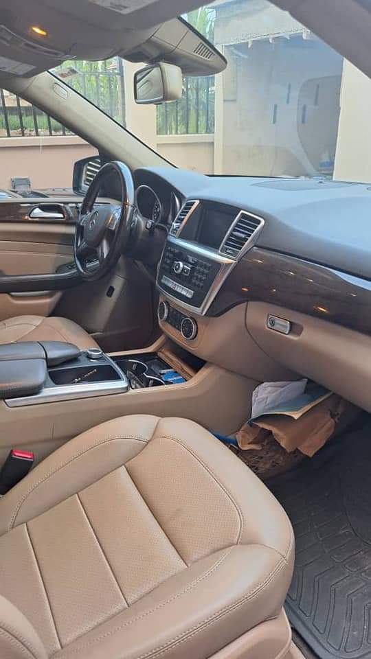 A picture of DEALER MARKET 2013 ML350 pure first body Tokunbo standard Grade