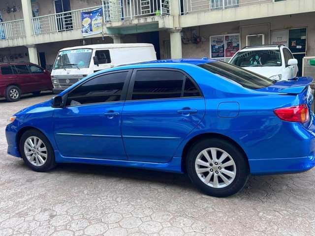 A picture of Toyota Corolla SE 2011
