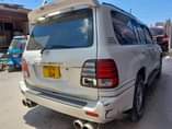 A picture of WhatsApp call 255 762 483 424 2002 TOYOTA LANDCRUISER V8