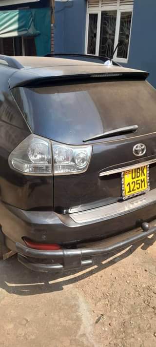 A picture of Toyota harrier 2.4cc 30m