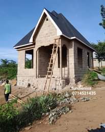 A picture of site mkuyuni mwanza kuanzia msingi hadi hapa siku 12 tumetumia