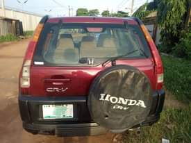A picture of Red Honda crv