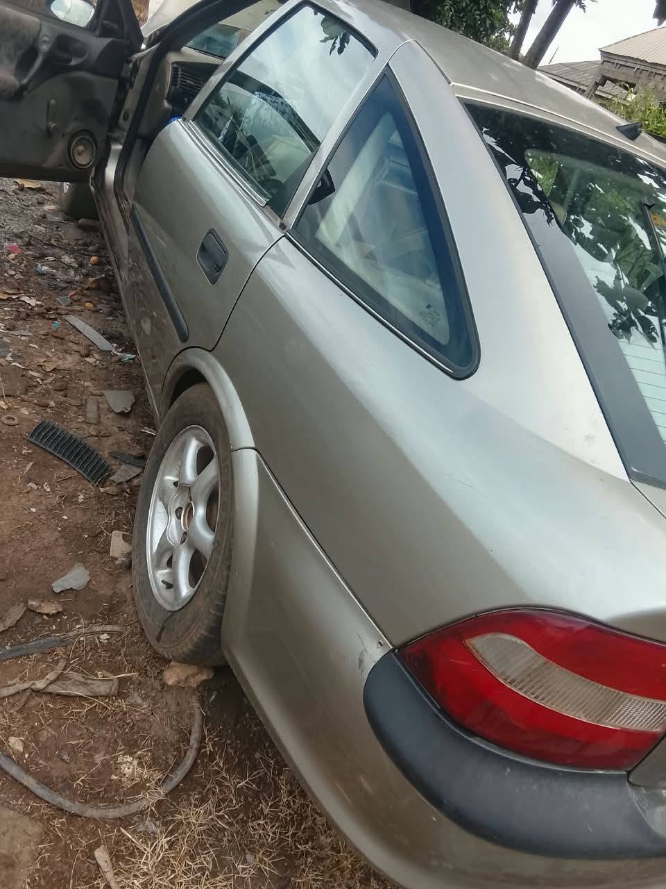 A picture of Neatly used Opel Ventra Automatic