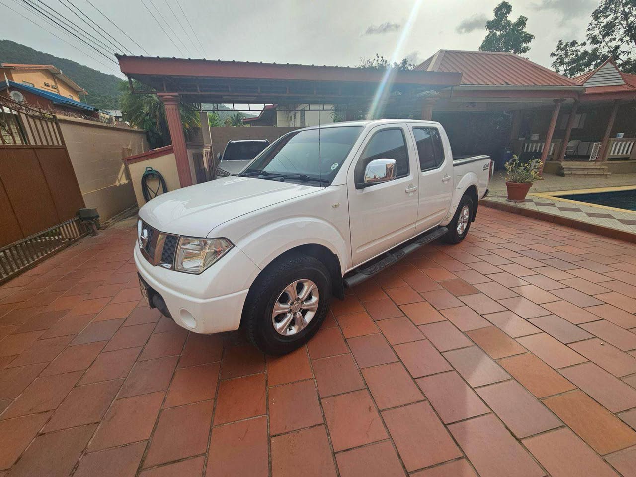 nissan navara