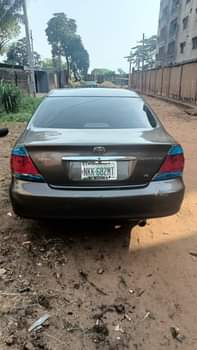 A picture of Belgium standard 2005 Toyota Camry 2 4 V6 engine Uber
