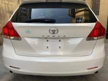 A picture of 2011 Venza few months used registered last year September leather