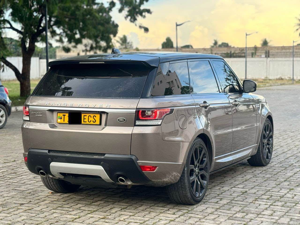 A picture of RANGE ROVER SPORT NEW CONTRACT 0612989162