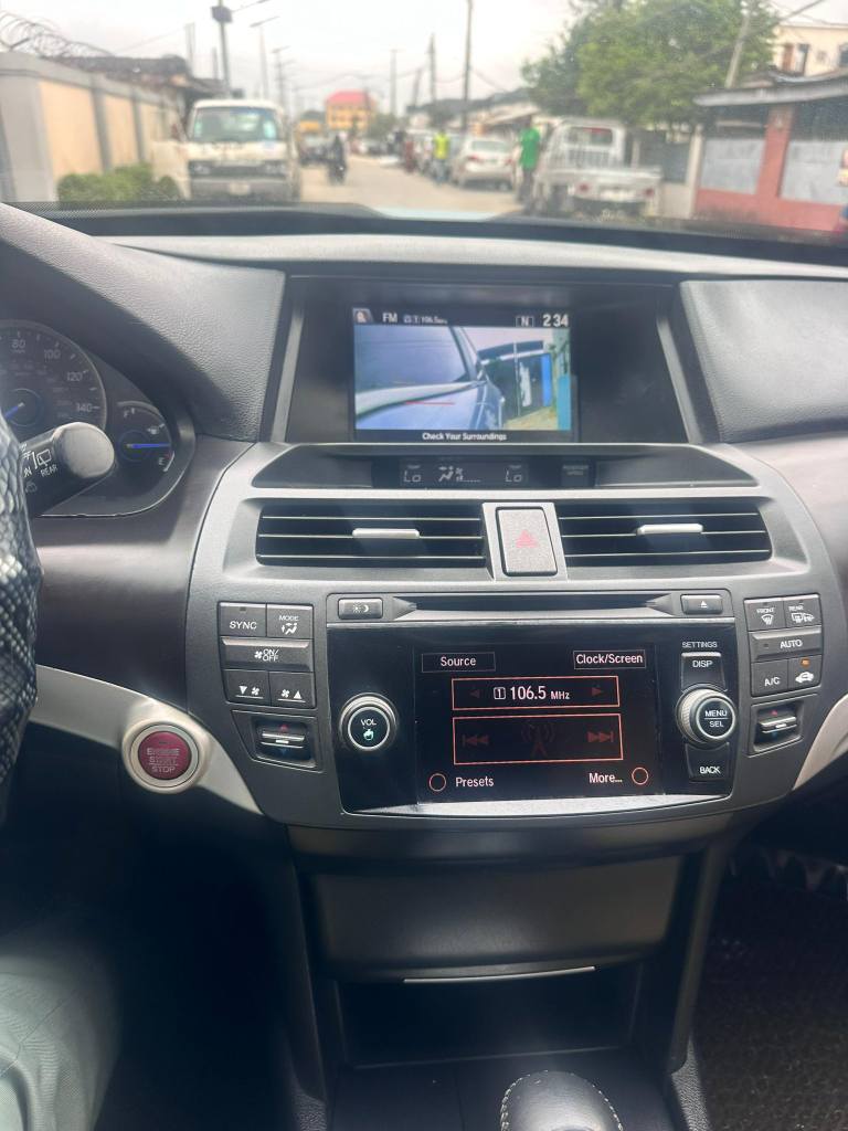 A picture of Crosstour 2013 Keyless Full option