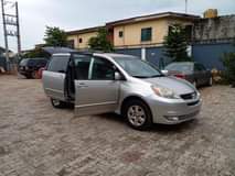 A picture of Toyota sienna