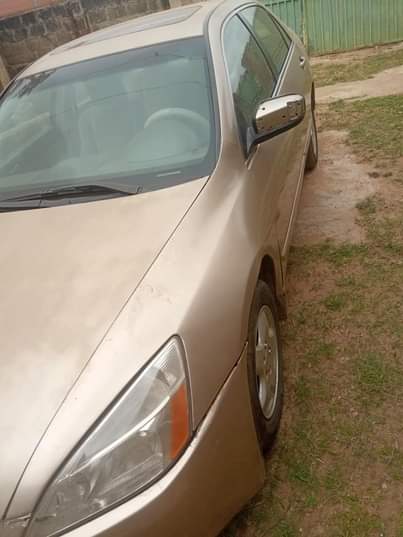 A picture of Honda Accord 2004 manual gear