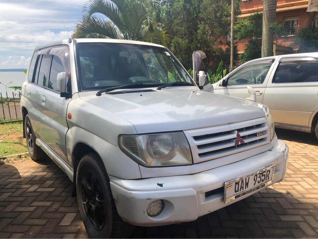 A picture of Selling GDI io pajero