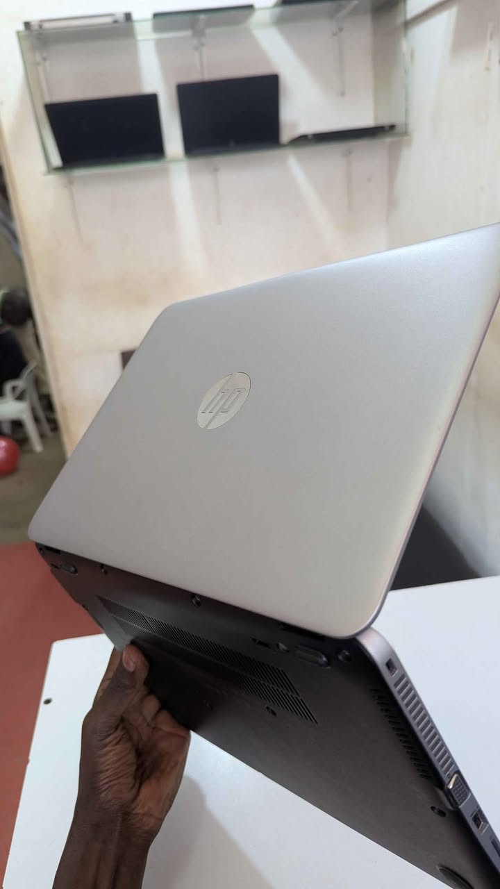 A picture of Hp 820 elite book g3 13.3 inches 8gb ram 256ssd