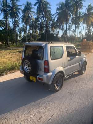 A picture of Suzuki. Jimy