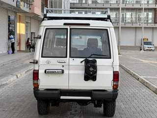 A picture of LAND CRUISER