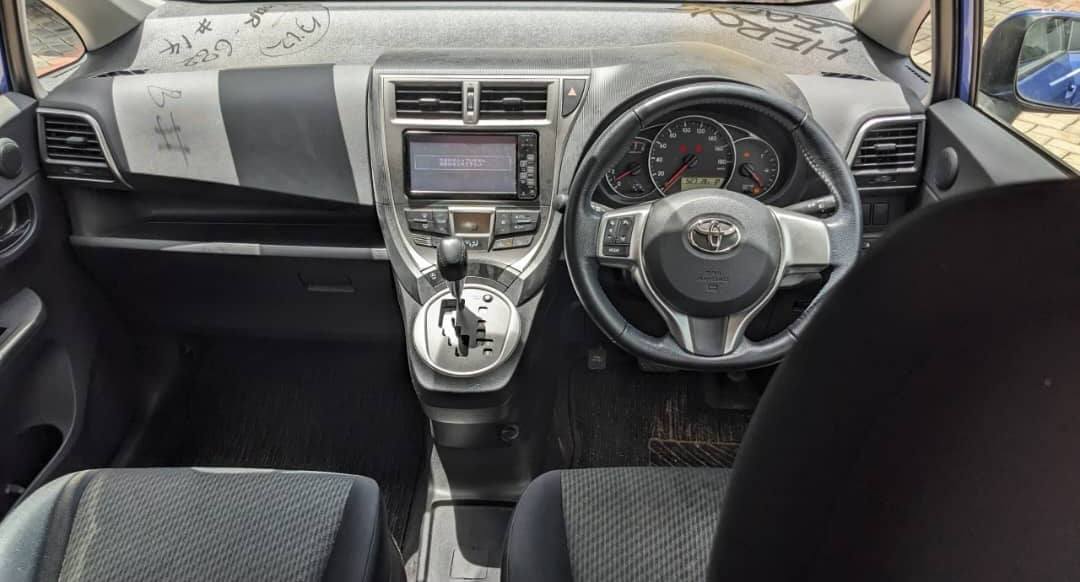 A picture of TOYOTA RACTIS NEW MODEL EL