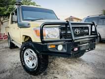 A picture of LAND CRUISER DOUBLE CABIN