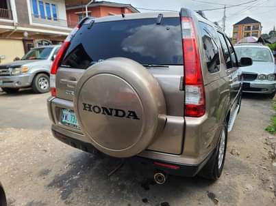 A picture of Tokunbo Standard Full Option Honda CRV 2005