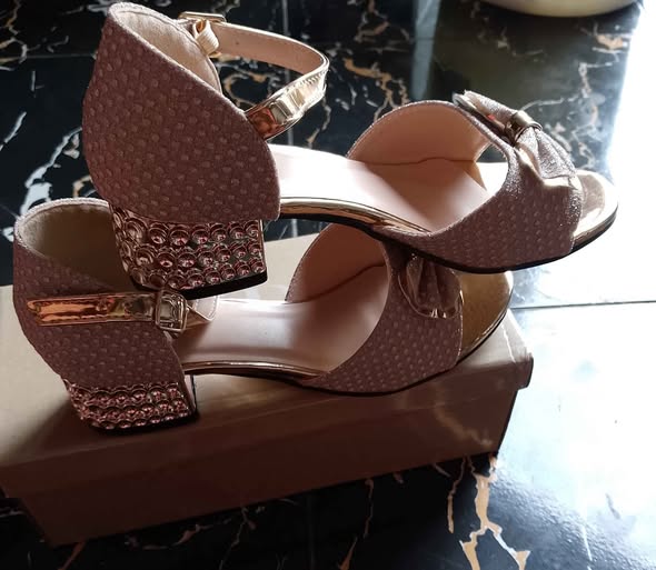 A picture of Shoes