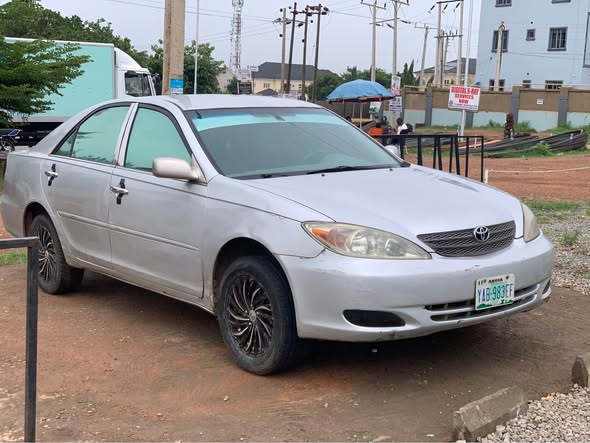 A picture of 2004 TOYOTA CAMRY XLE