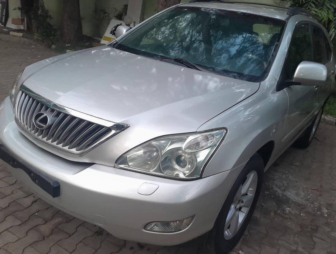 A picture of  NOW ON Distress used 2007 lexus Rx350 Buy and