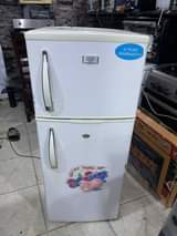 A picture of Friji linagandisha sanaaaaa Bei 325000 location Sinza piga 0789371473