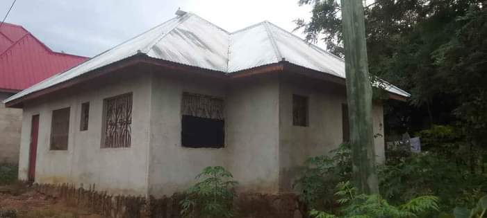 A picture of Inauzwa bei maelewano njoo whatsap ipo mwanza busweru wandugu wangu