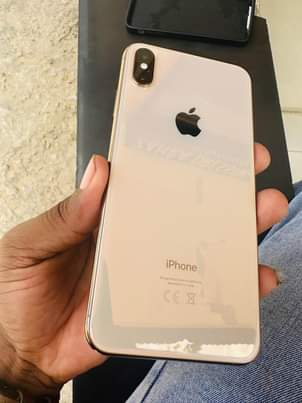 A picture of IPHONE XS MAX