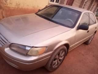 A picture of Toyota Camry 2000