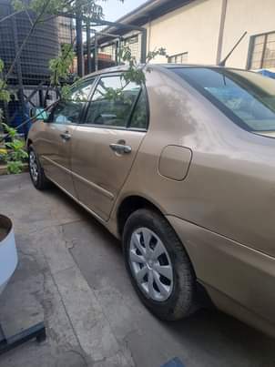 A picture of Barely driven and neatly used 2007 toyota corolla LE Gold