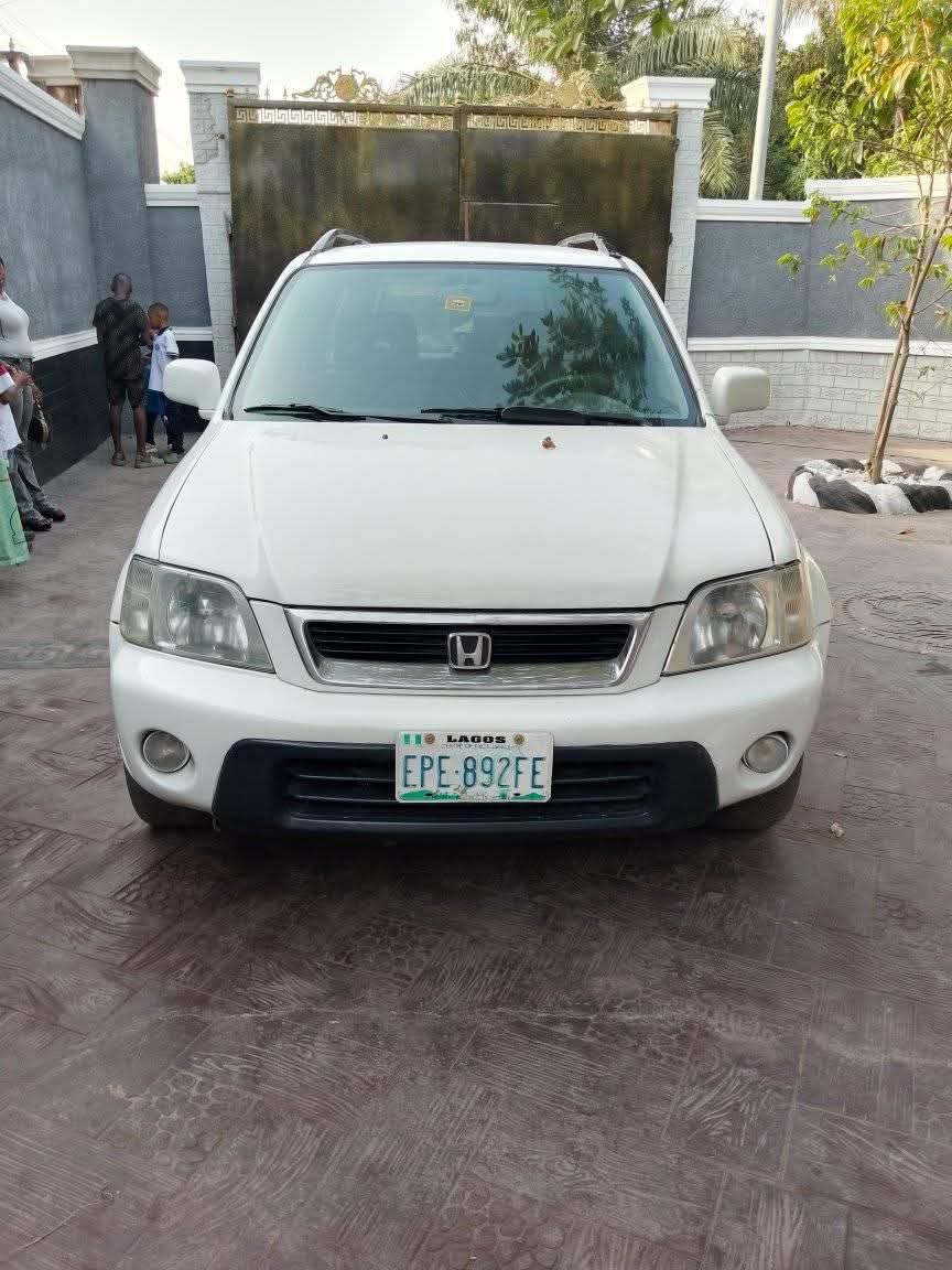 A picture of 2000 Honda 2000