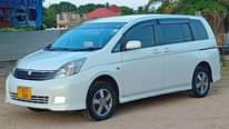 A picture of TOYOTA ISIS NAIUZA MIL 12 8 0743435416