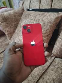 A picture of Iphone 14 plain