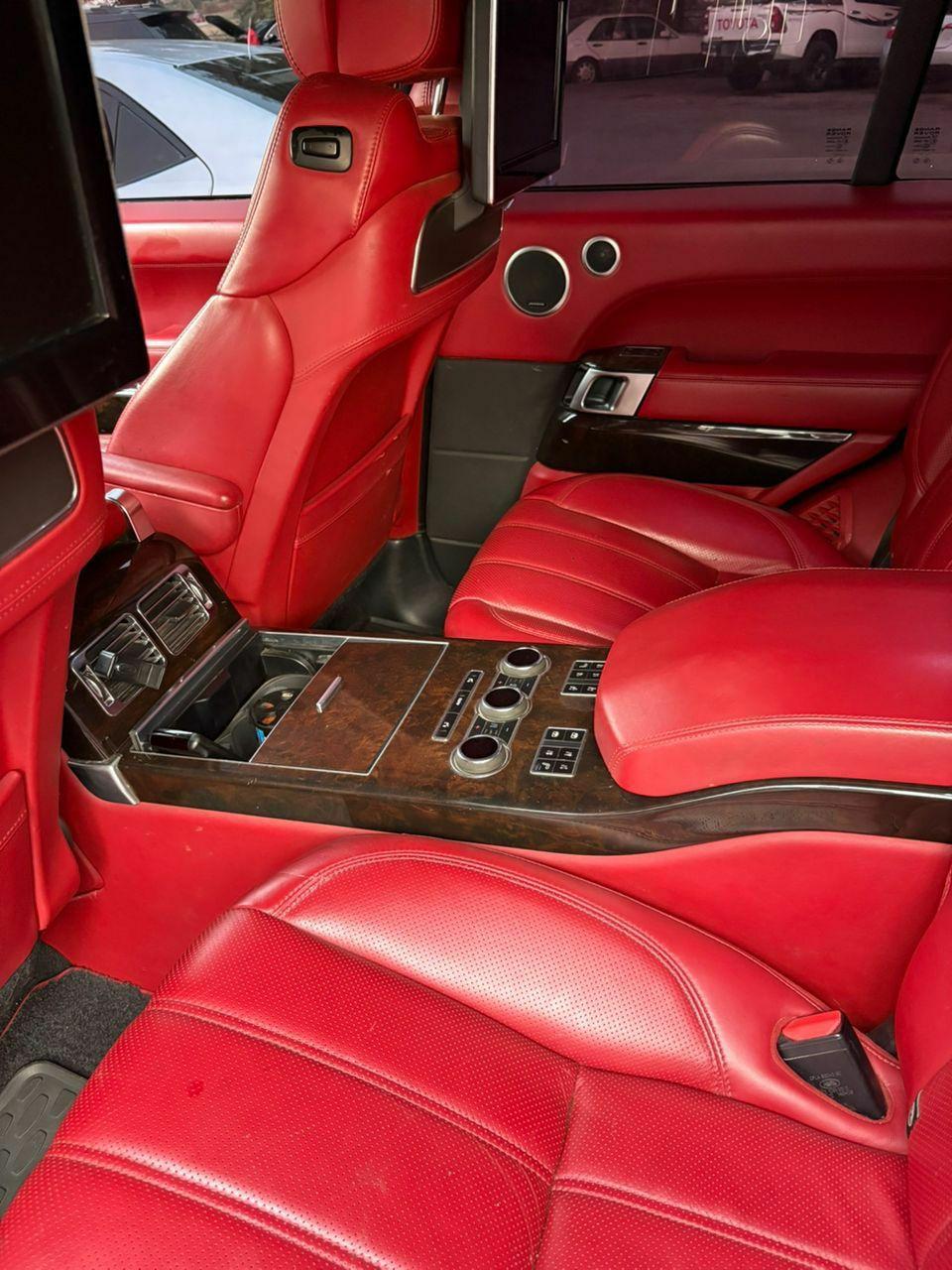A picture of 2014 Range Rover 2014