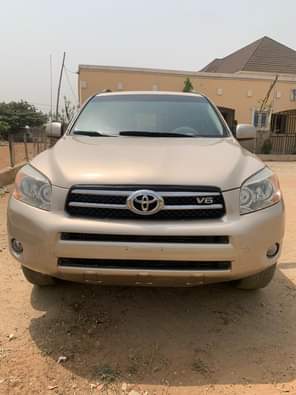 A picture of Super toks standard Toyota RAV4 2007 model V6 available for