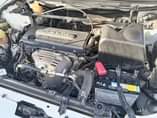 A picture of 2005 TOYOTA Kluger White