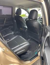 A picture of Neatly used Highlander Sport