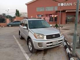 A picture of 2003 Toyota RAV4 4by4