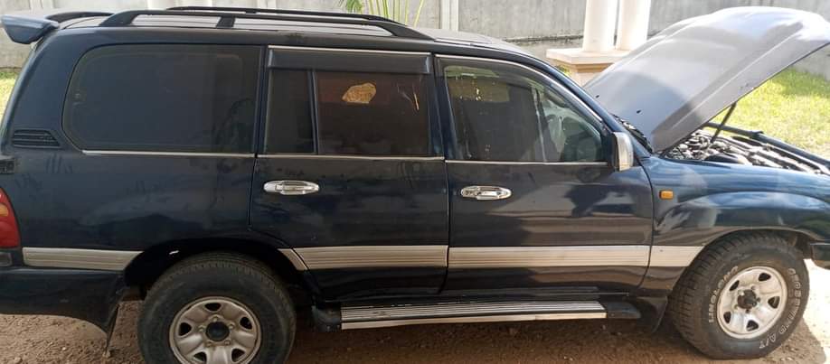 A picture of LANDCRUISER VX