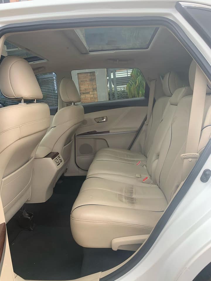 A picture of Toyota Venza 012