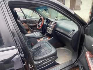 A picture of Acura MDX 2004