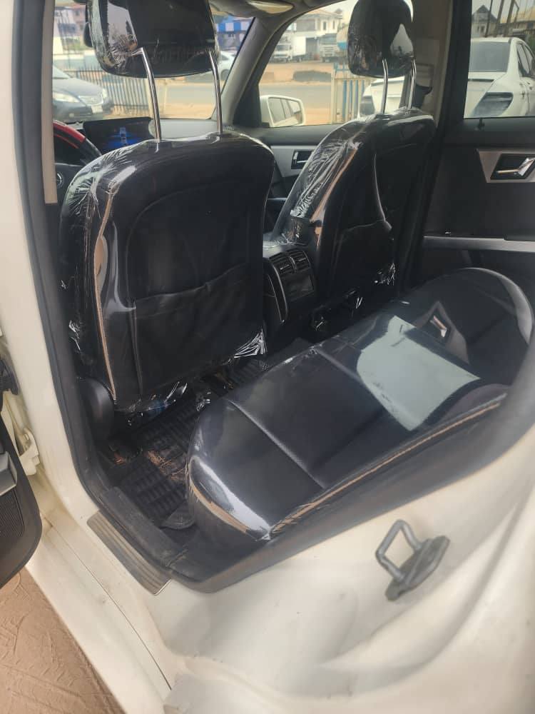 A picture of grade 2010 Glk350