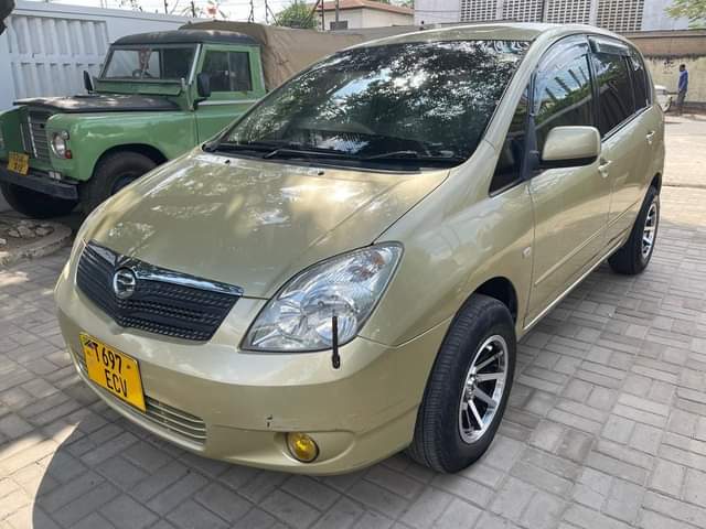 A picture of 0712934193 0616949468