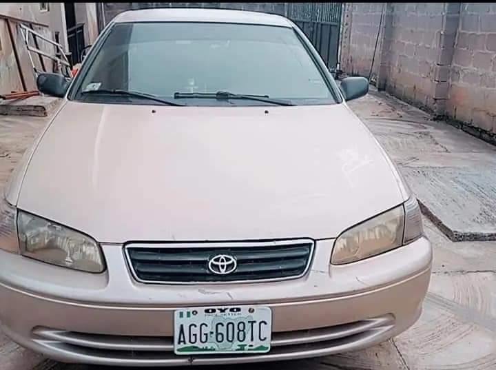 A picture of 2002 Toyota camry Envelope Untouched engine Gear selecting very well