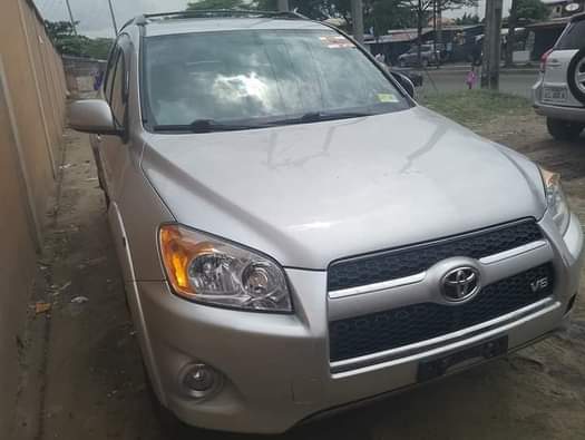 A picture of 2010 Toyota RAV4 limited tokumbo Price 13.2m Location Amuwo odofin