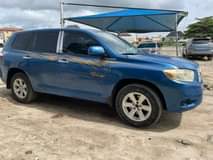 A picture of Clean registered 2008 highlander oven baked from toks money needed