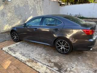 lexus is250