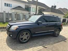 A picture of DIRECT BELGIUM Distress 2010 GLK 350 4matic With Panoramic roof