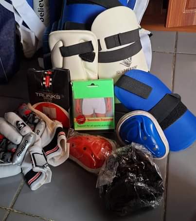 A picture of Complete cricket set