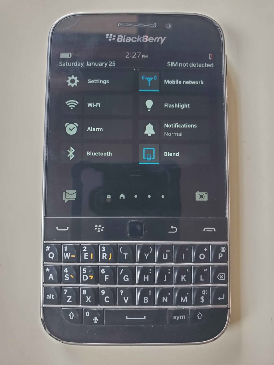 A picture of Foreign used BB classic Q20 16gbrom 4G network with Hotspot