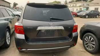 A picture of TOKUNBO TOYOTA HIGHLANDER YEAR MODEL 2010 TRANSMISSION Automatic CONDITION Buy